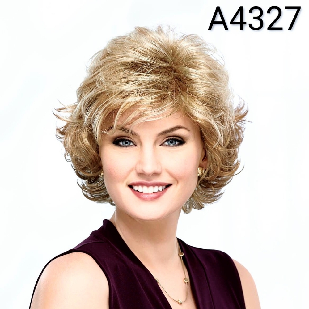 🧓 Light Brown Blonde Highlights Layered Short Curly Hair Wig Paula Young A4327